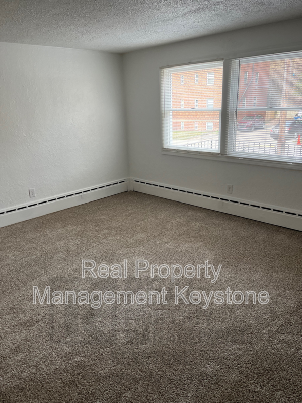 307 Greenlee Rd - Photo 7 of 19