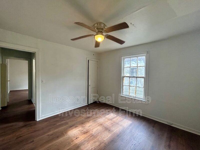 318 W 68th St - Photo 3 of 12