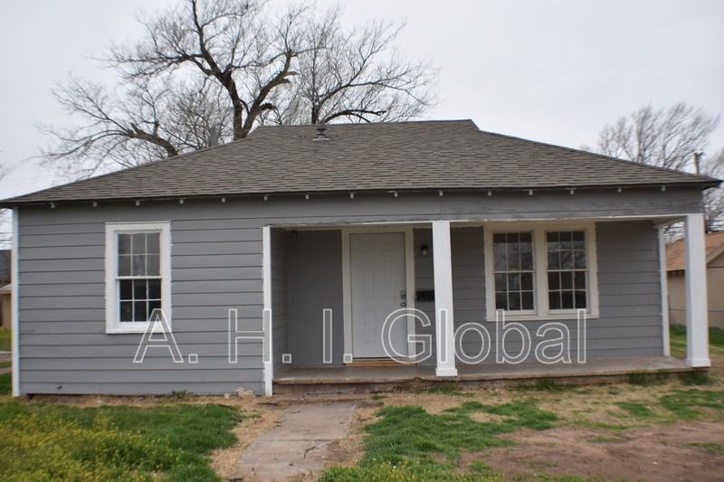3806 S Taylor St - Photo 2 of 9