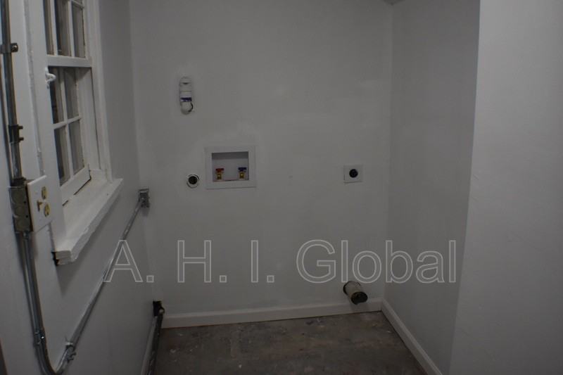 3806 S Taylor St - Photo 5 of 9