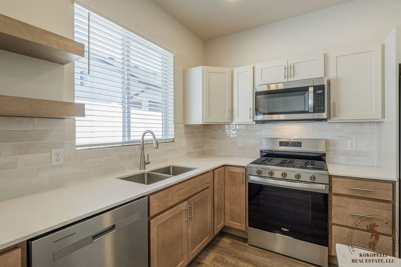 2454 Hamilton Rd - Photo 7 of 30