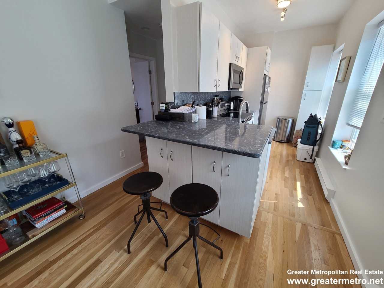 5 Holden Ct #4 - Photo 5 of 17