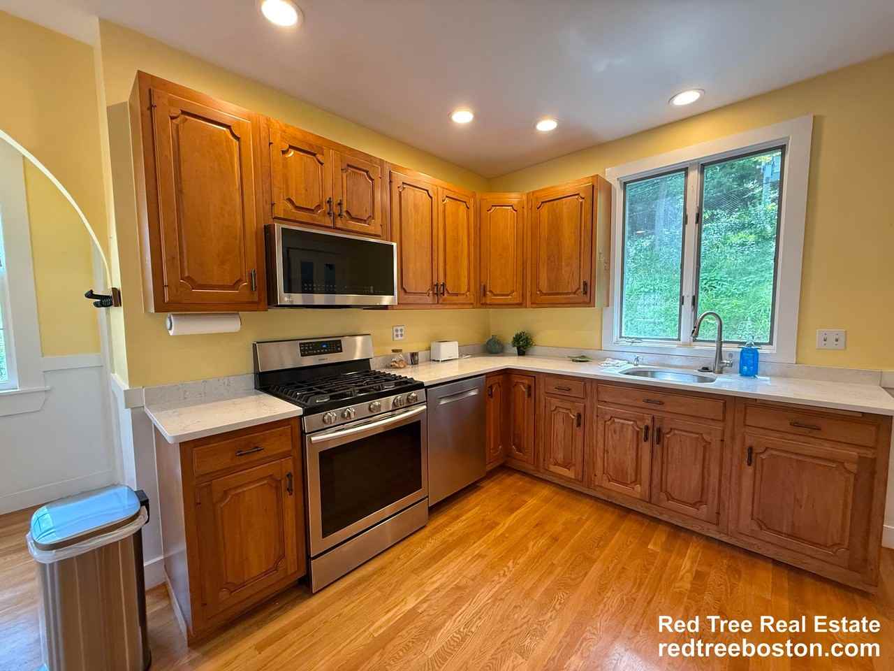 36 Maple Ave - Photo 2 of 49