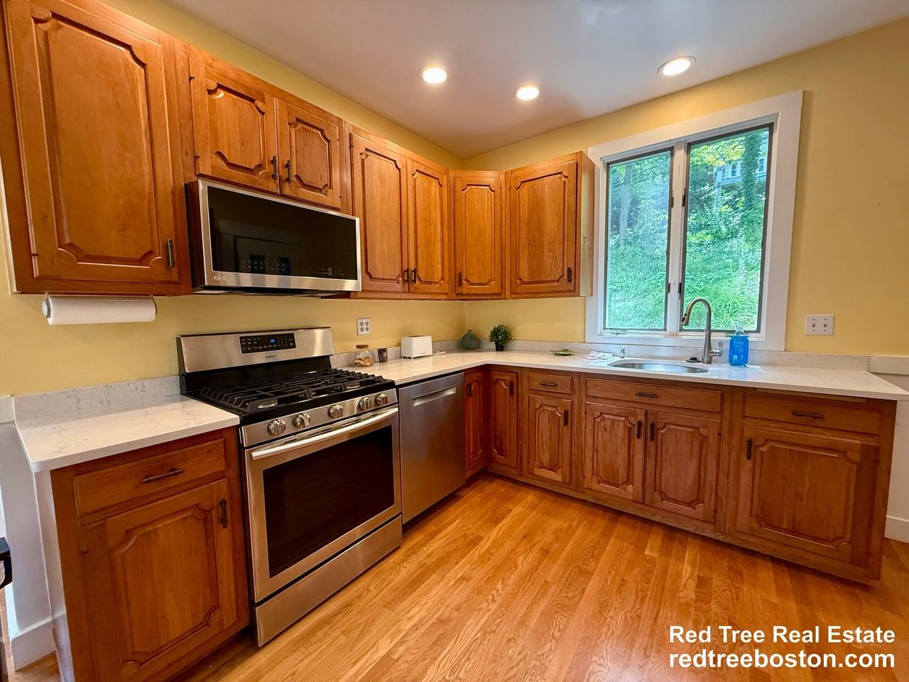 36 Maple Ave - Photo 3 of 49