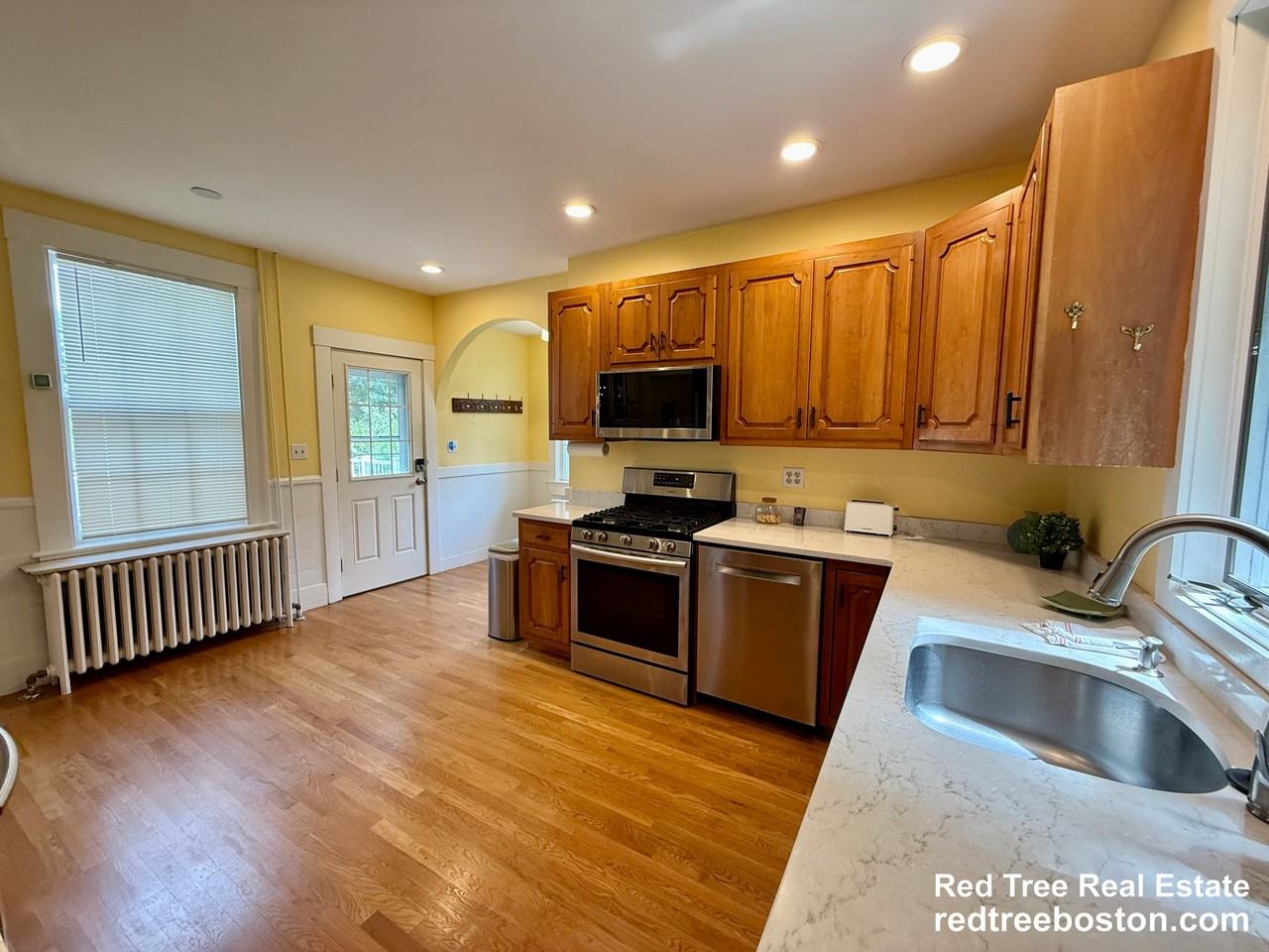 36 Maple Ave - Photo 5 of 49