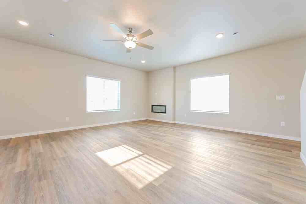 7412 Poudre St - Photo 5 of 17