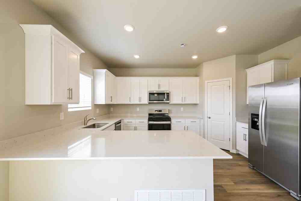 2210 Christina St - Photo 7 of 17