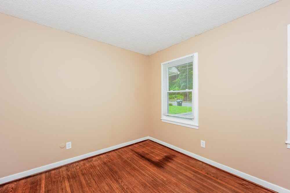 948 Edwards Lake Rd - Photo 6 of 16