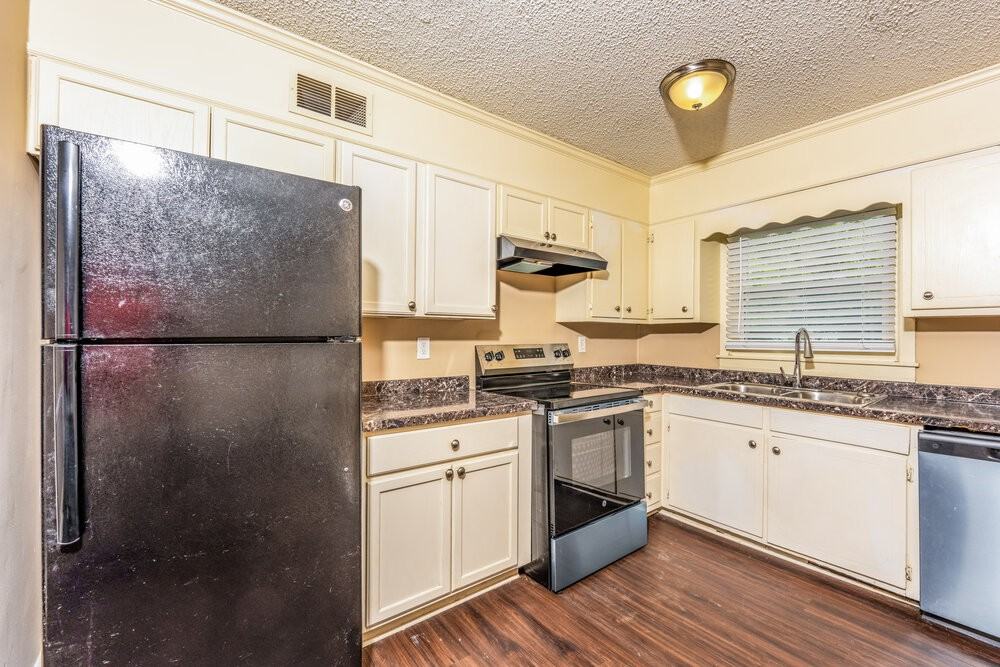 948 Edwards Lake Rd - Photo 7 of 16