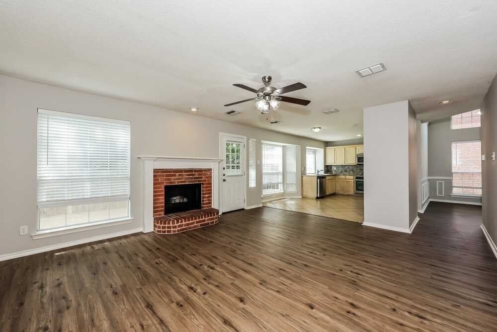 3011 Renaissance Dr - Photo 5 of 17