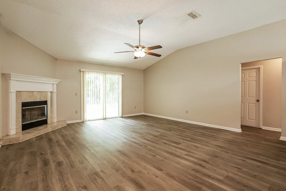 3402 Westfield Dr - Photo 5 of 17