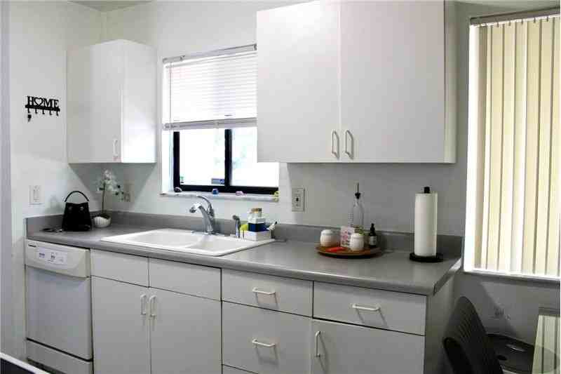 2533 Se Grand Dr - Photo 5 of 32