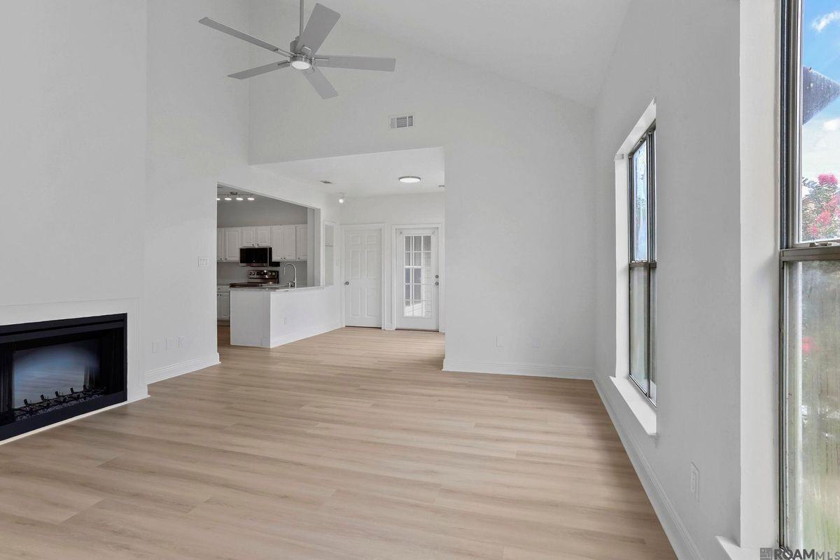 5165 Etta St ##8e - Photo 2 of 14
