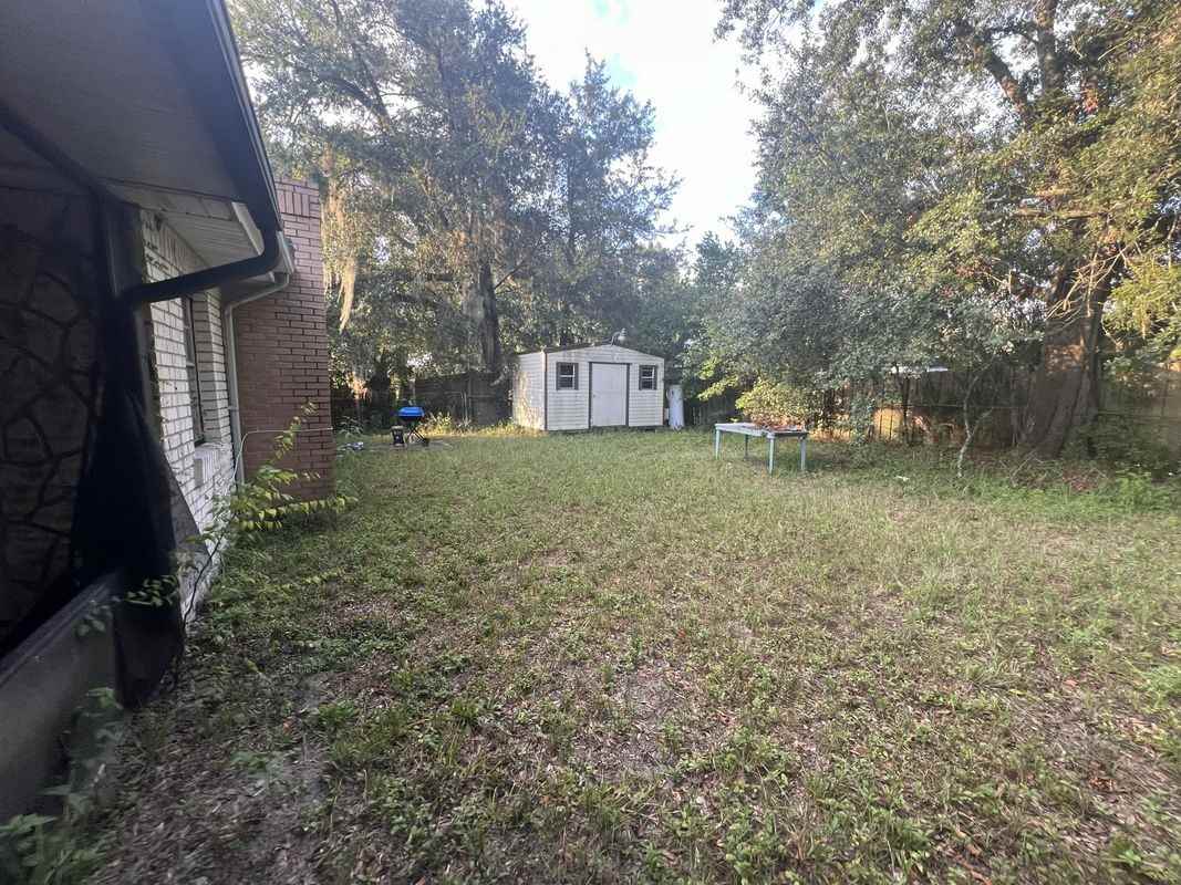 4731 E Castlewood Dr - Photo 2 of 3
