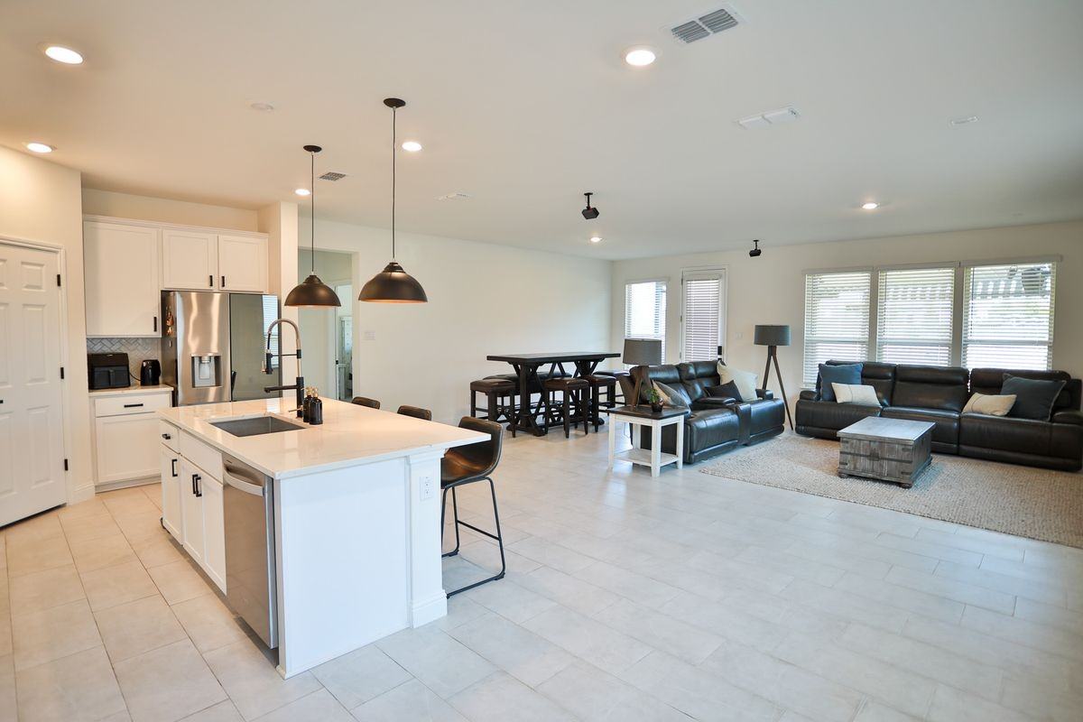 2412 Wheeler Ave - Photo 5 of 20