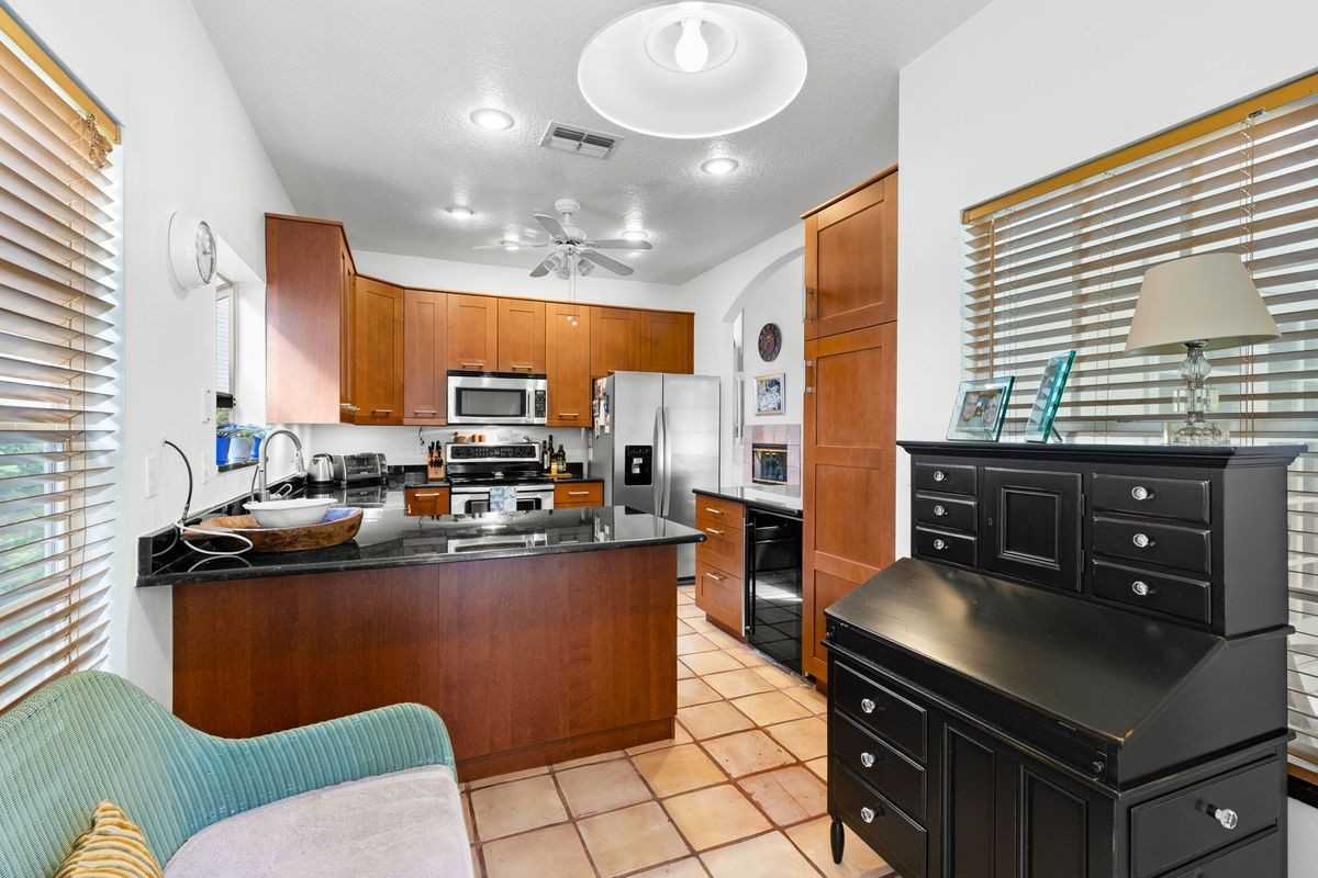 1962 Plantation Blvd - Photo 6 of 35