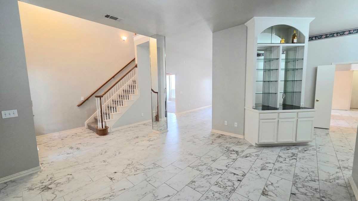 4101 Pinewood Dr - Photo 2 of 29