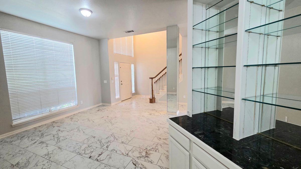 4101 Pinewood Dr - Photo 4 of 29