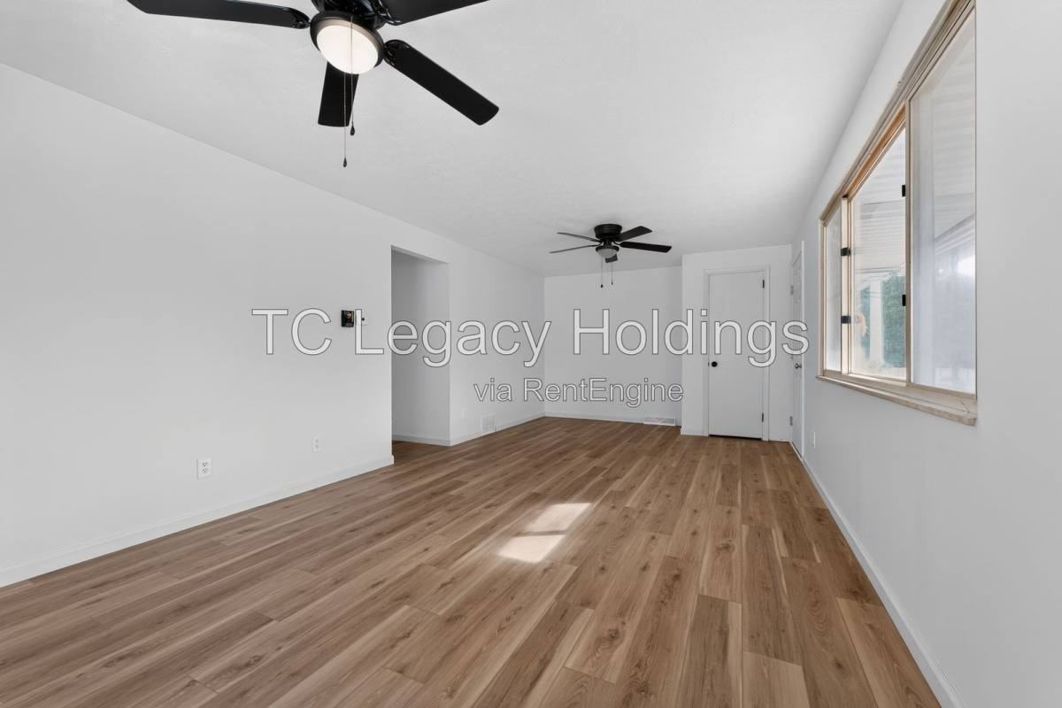 729 Ridgeway Ave - Photo 3 of 10