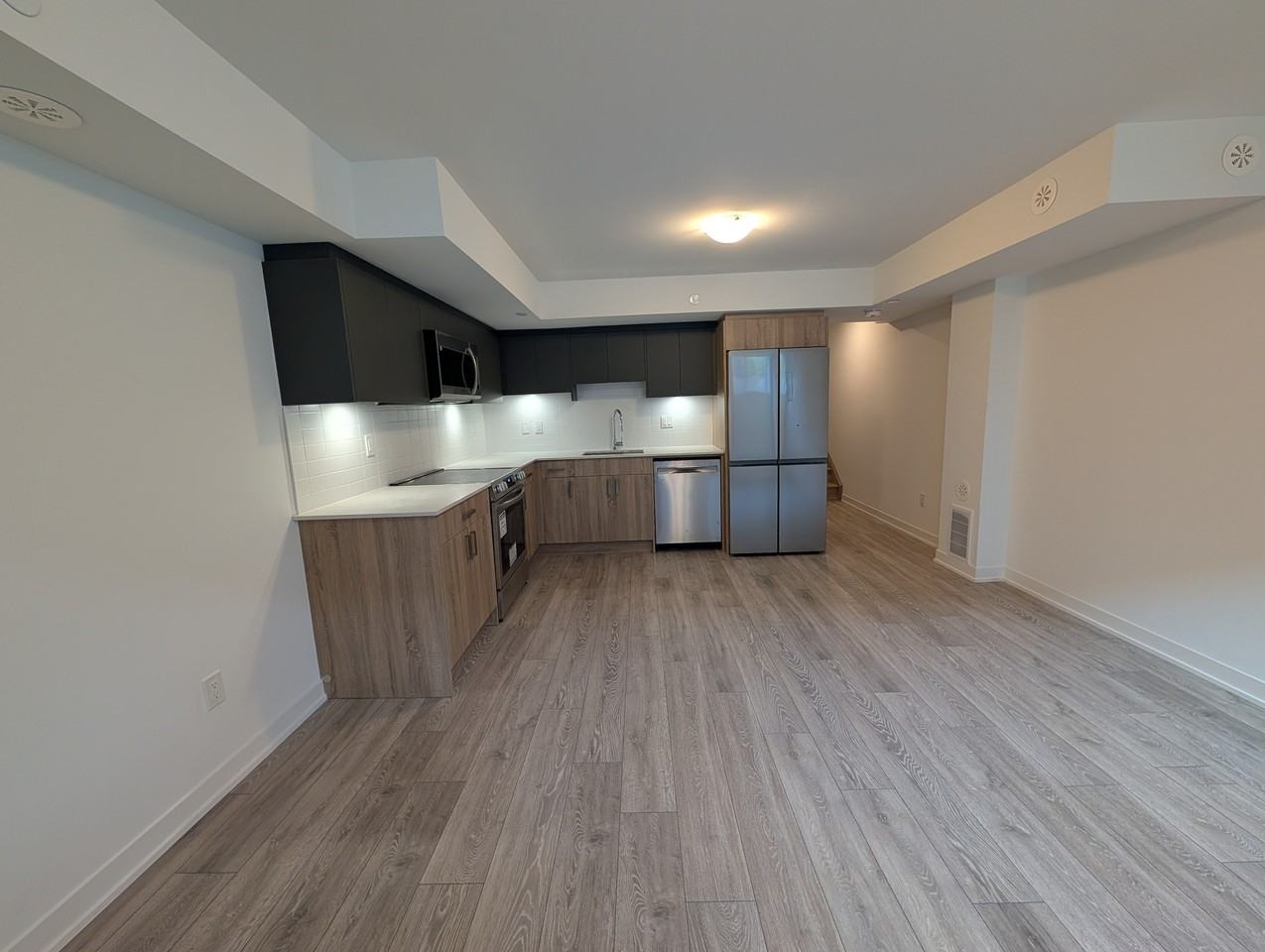 70 Green Gardens Boulevard - Photo 3 of 13