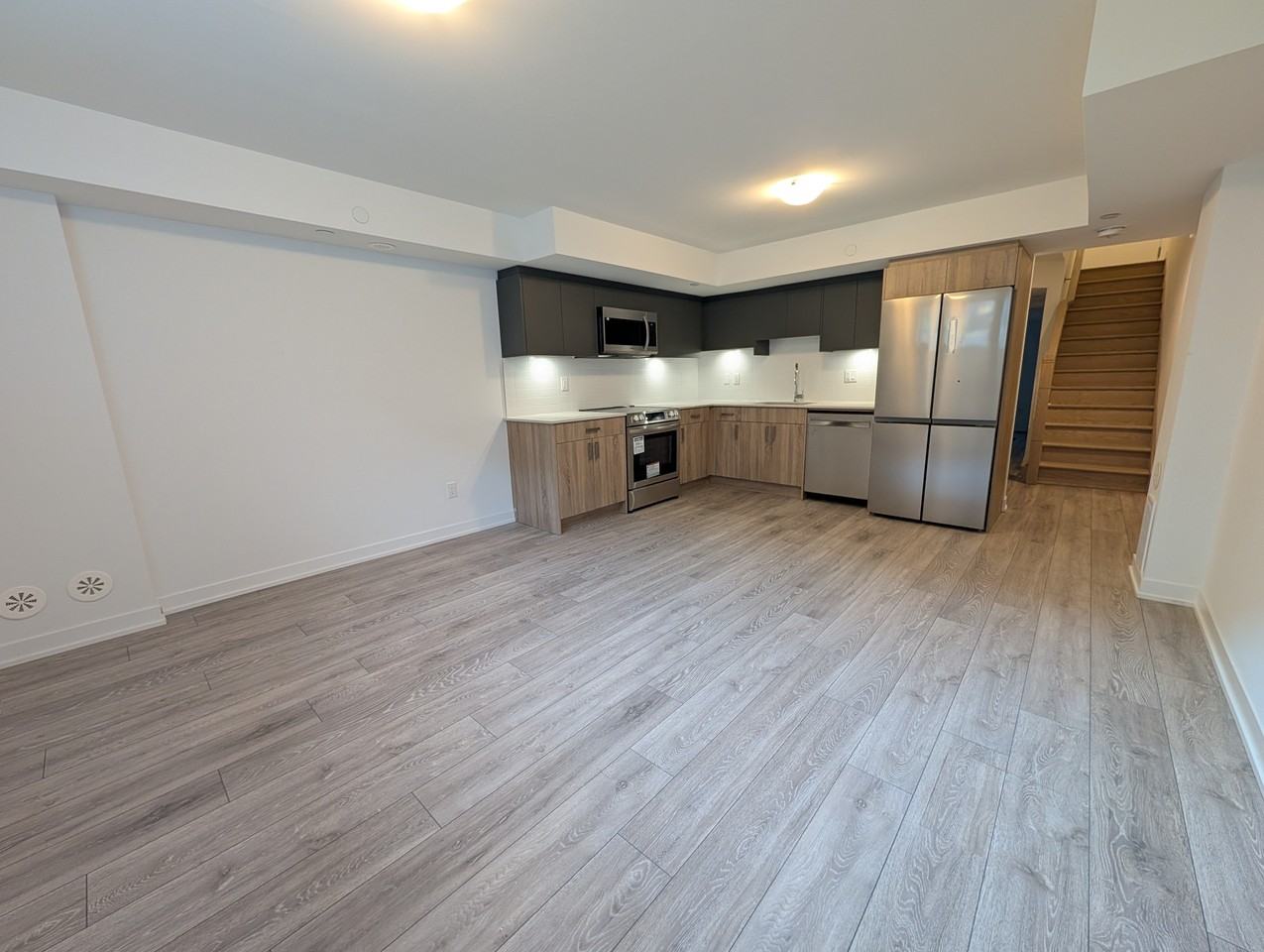 70 Green Gardens Boulevard - Photo 4 of 13
