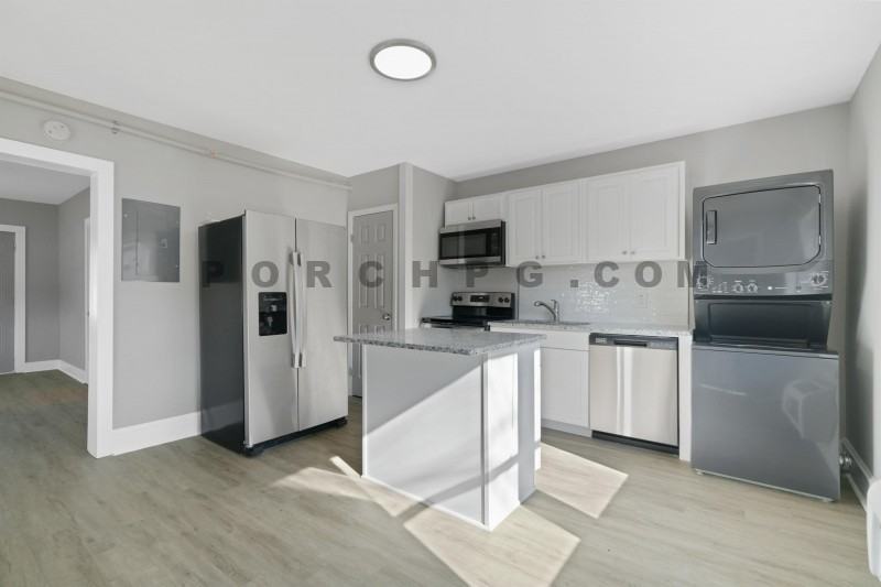907 Maple Ave. SE #1 - Photo 5 of 16