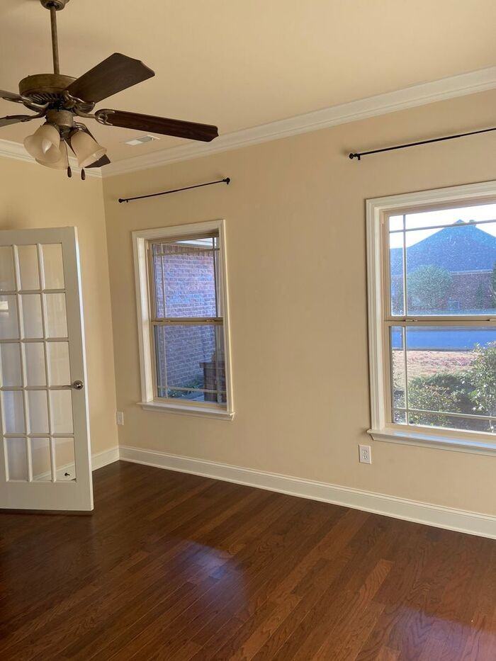 219 Coral Ct - Photo 6 of 26