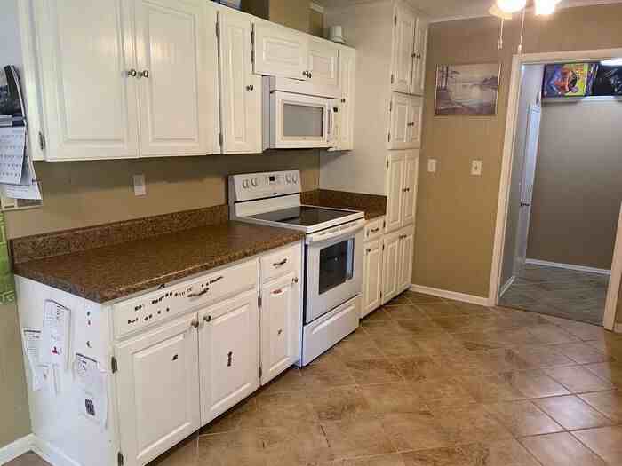512 Clift Dr - Photo 6 of 17
