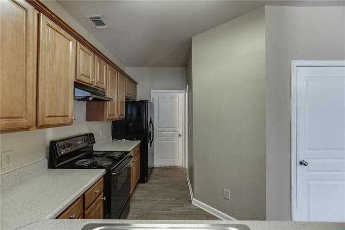 314 Oakland Hills Way - Photo 3 of 18