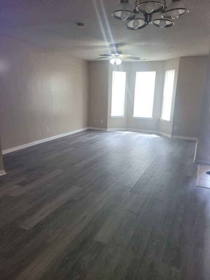 7299 Bridlewood Ct - Photo 2 of 15