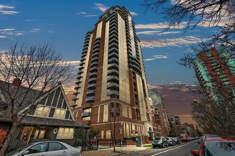 817 Montana Condominiums - Photo 2 of 37