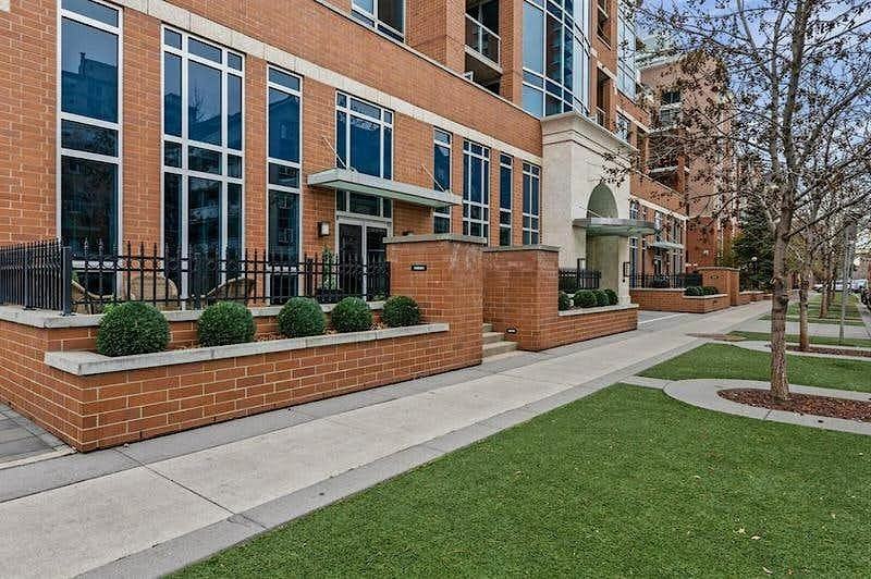 817 Montana Condominiums - Photo 5 of 37