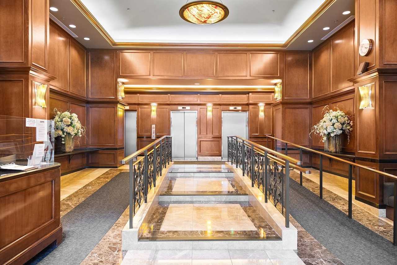 817 Montana Condominiums - Photo 6 of 37