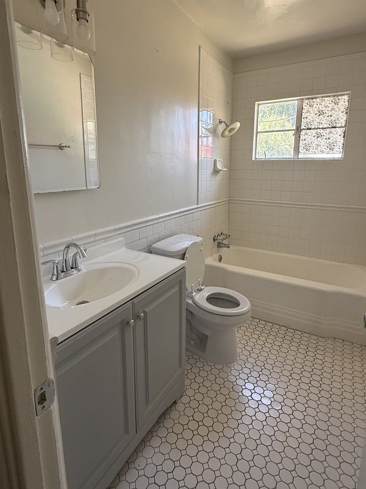 3515 E Flower St #NA - Photo 7 of 8