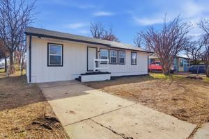 featured image of 1717 N Harvard Ave #NA