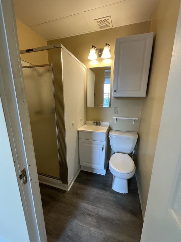 601 N 47th Ave E #6 - Photo 6 of 9