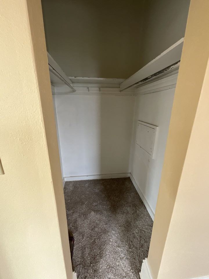 601 N 47th Ave E #6 - Photo 7 of 9