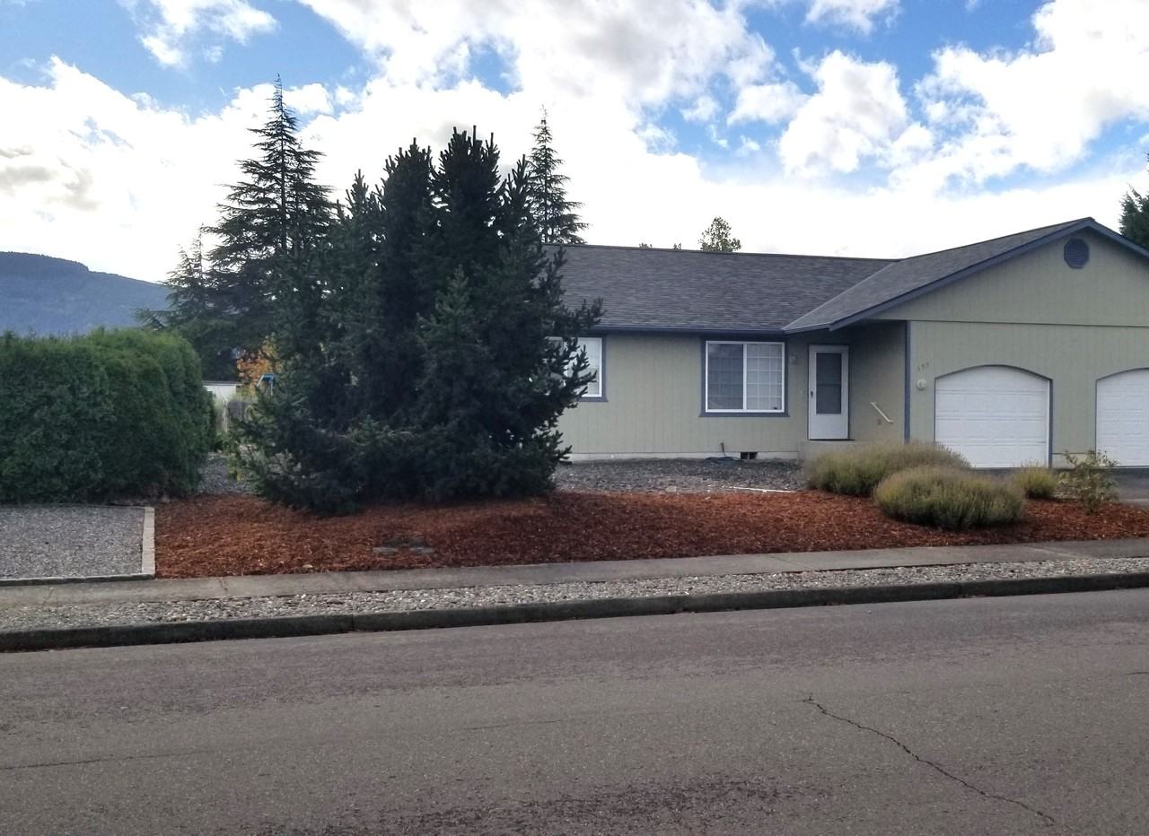 697 W Fir St - Photo 2 of 27