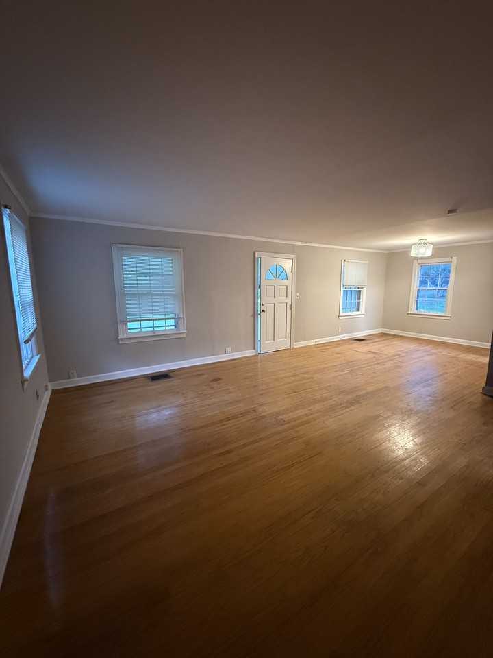 32 Brentwood Dr #NA - Photo 4 of 19
