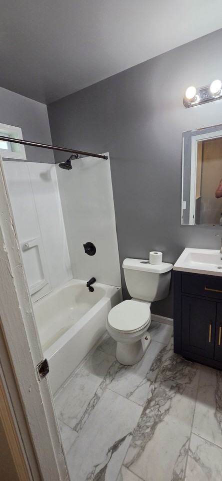 1312 Greenfield Ave #B - Photo 2 of 16