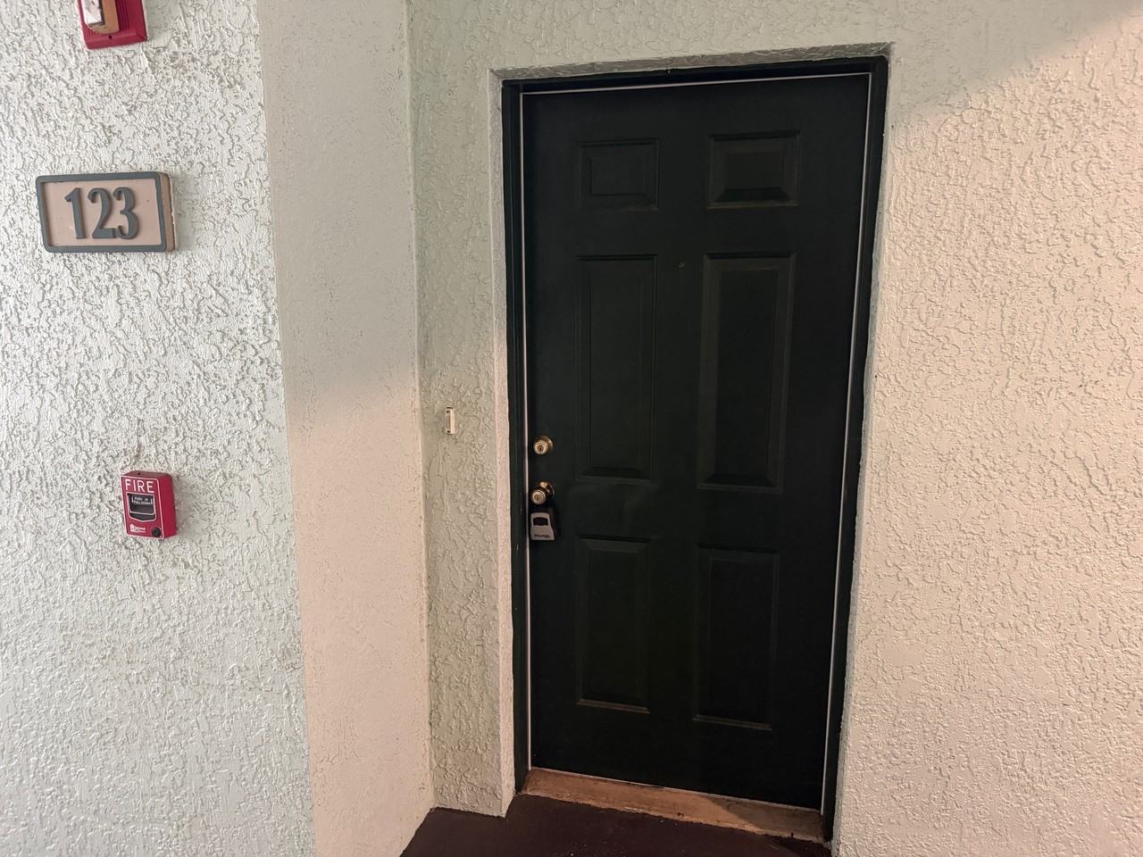 7851 Oakleaf Plantation Pkwy #1 - Photo 5 of 31