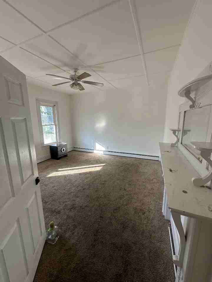 49 Broad St - Photo 4 of 7
