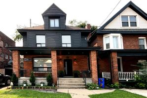 featured image of 11 Holton Avenue North
