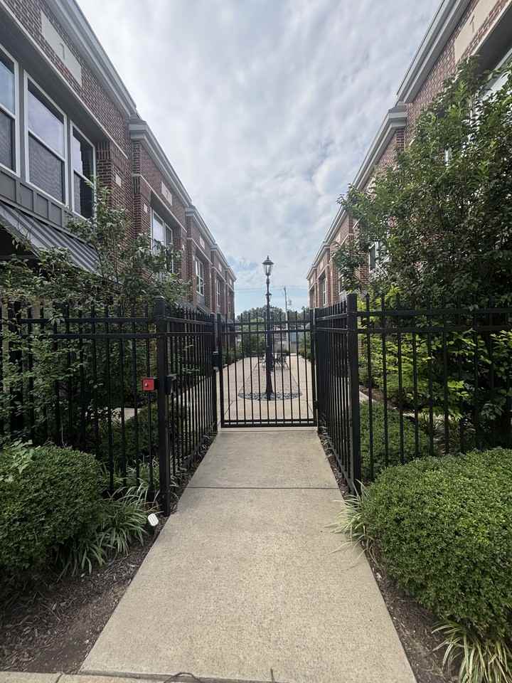 1625 Monroe Ave #2 - Photo 5 of 29