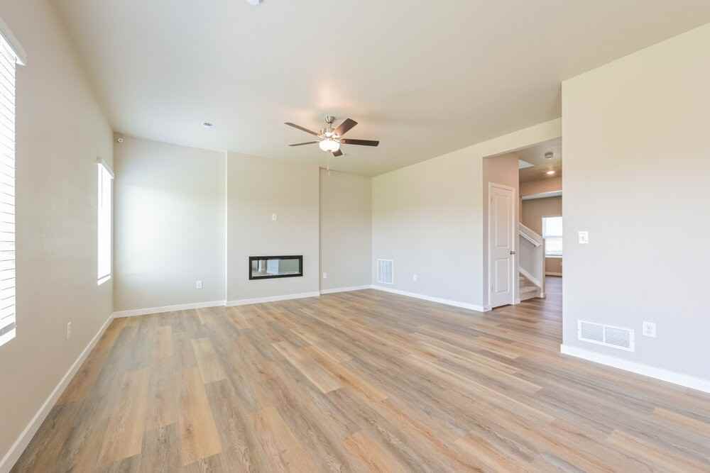 2190 Christina St - Photo 5 of 17