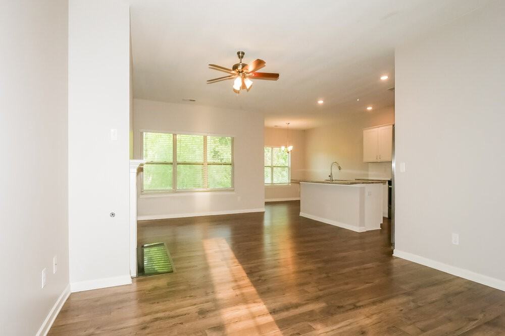 445 Beau Tisdale Dr - Photo 4 of 16