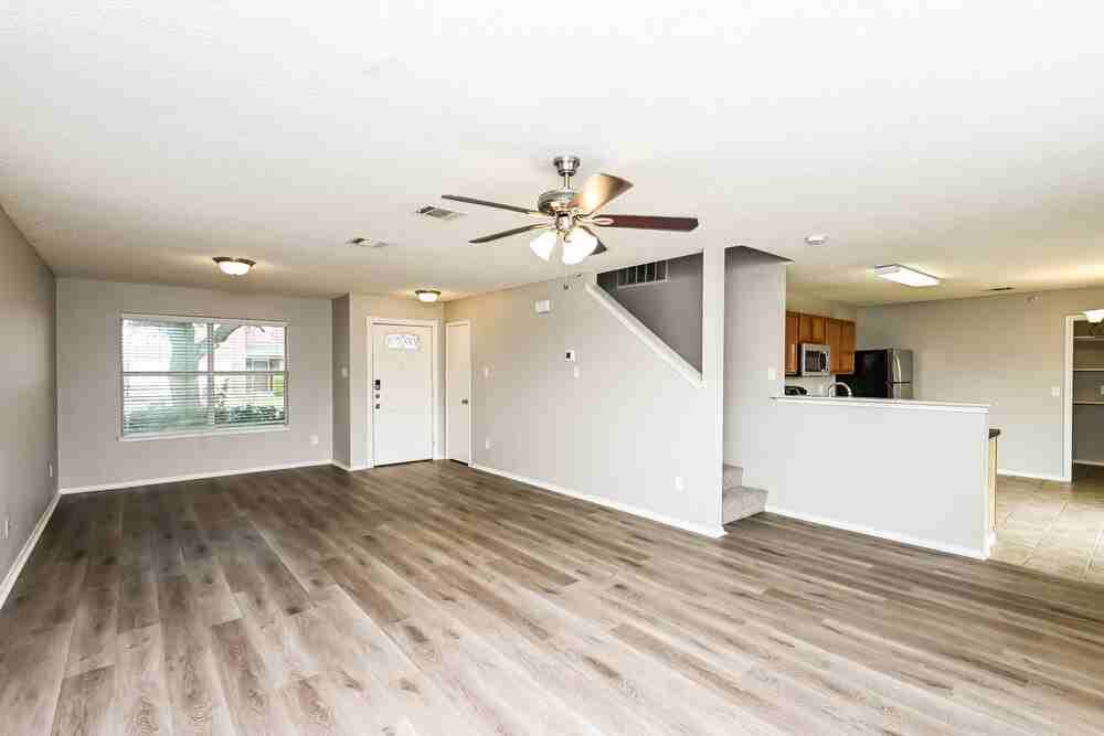 949 Canary Dr - Photo 5 of 17