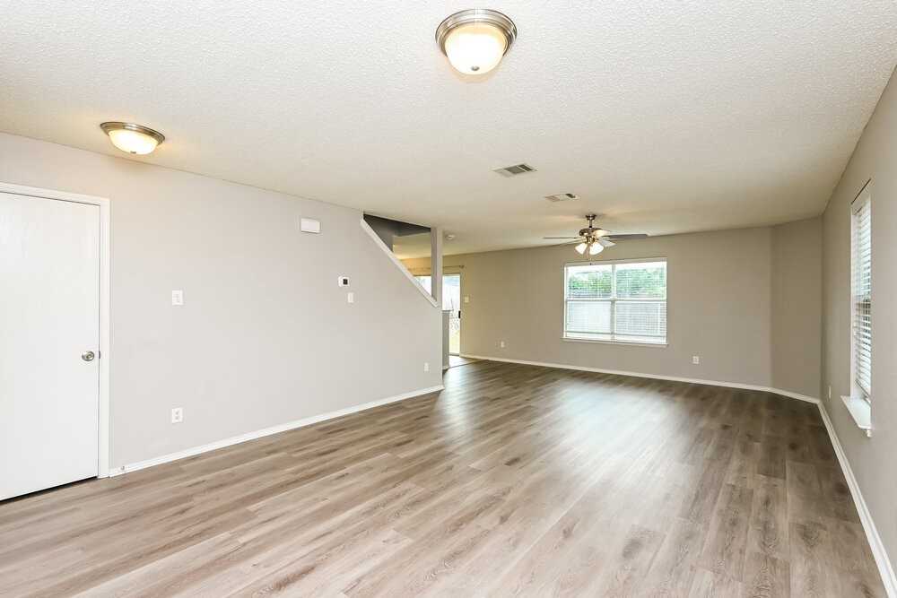 949 Canary Dr - Photo 6 of 17