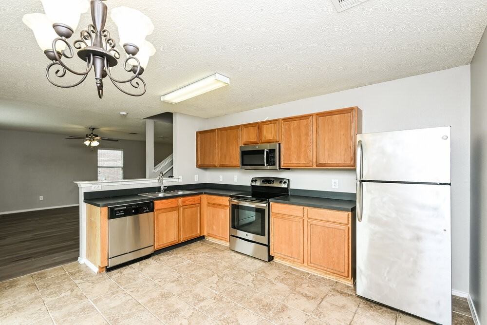 949 Canary Dr - Photo 7 of 17