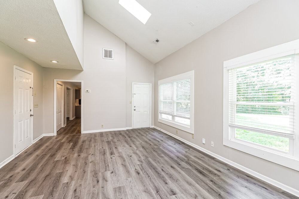 2341 Castlecomer Dr - Photo 7 of 17